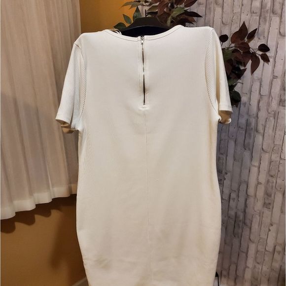 Forever 21 Plus Size Cream 3/4 Sleeve Dress - Picture 4 of 10
